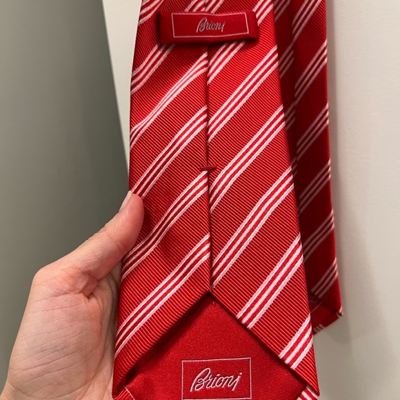 Men's Brioni 100% Silk Tie - Picture 7 of 13